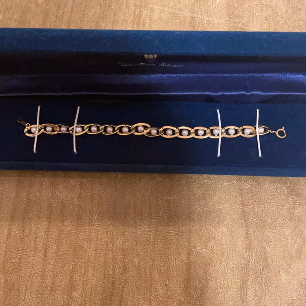 Pearl and Gold Bracelet